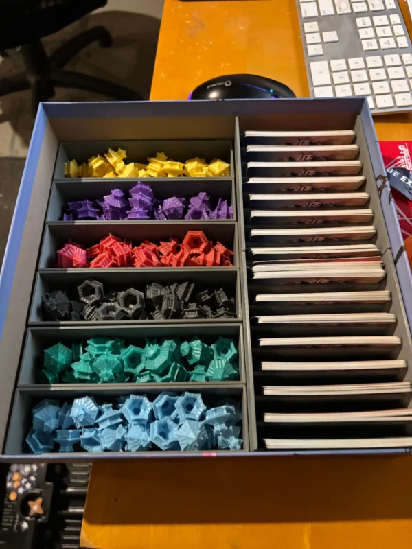 Ethnos Insert